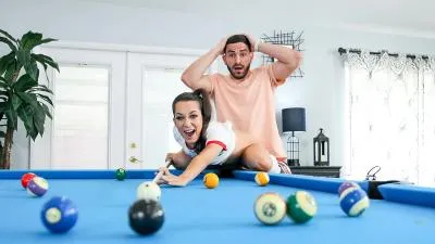 لعبة sibling pool تفوز بالتنظيف المجاني