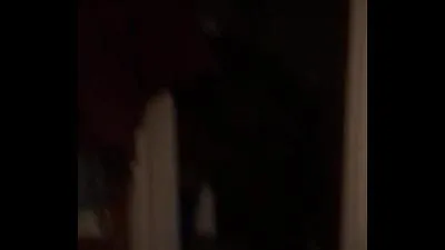 صديقته السابقة تتباهى بمؤخرتها المدبوغة في ثونغ